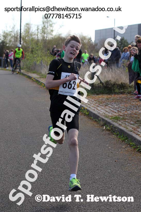 Under-13s boys, Elswick Harriers Relays, Newburn. Photo: David T. Hewitson/Sports for All Pics